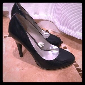 Navy Pump Size 6.5 👠